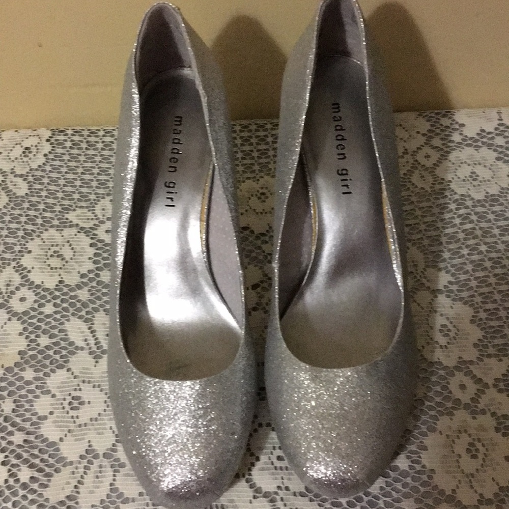 Madden Girl Shoes Color Silver Size 10 M $15.00